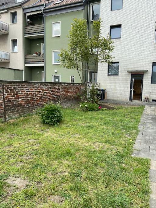 Charmante Gartenwohnung Mit Privatem Grossen Garten Cologne Exterior photo